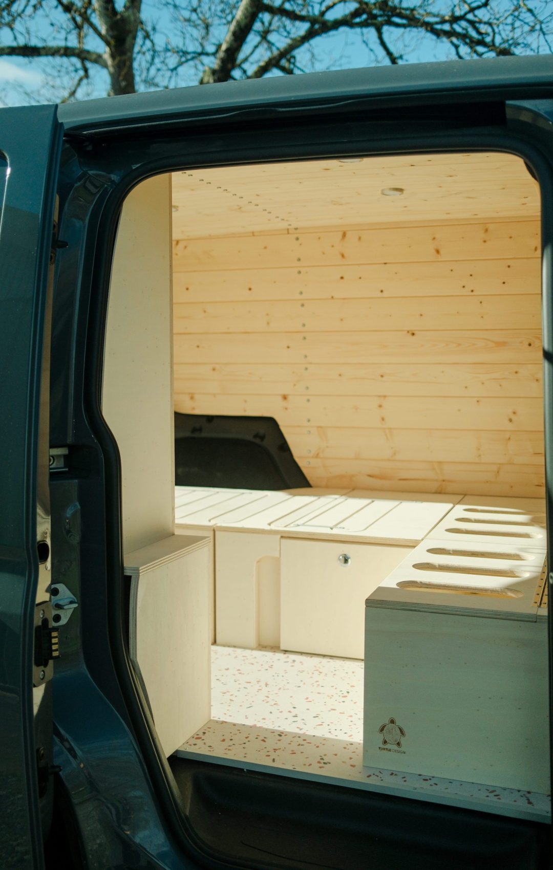 Van-Tour-Caddy-3